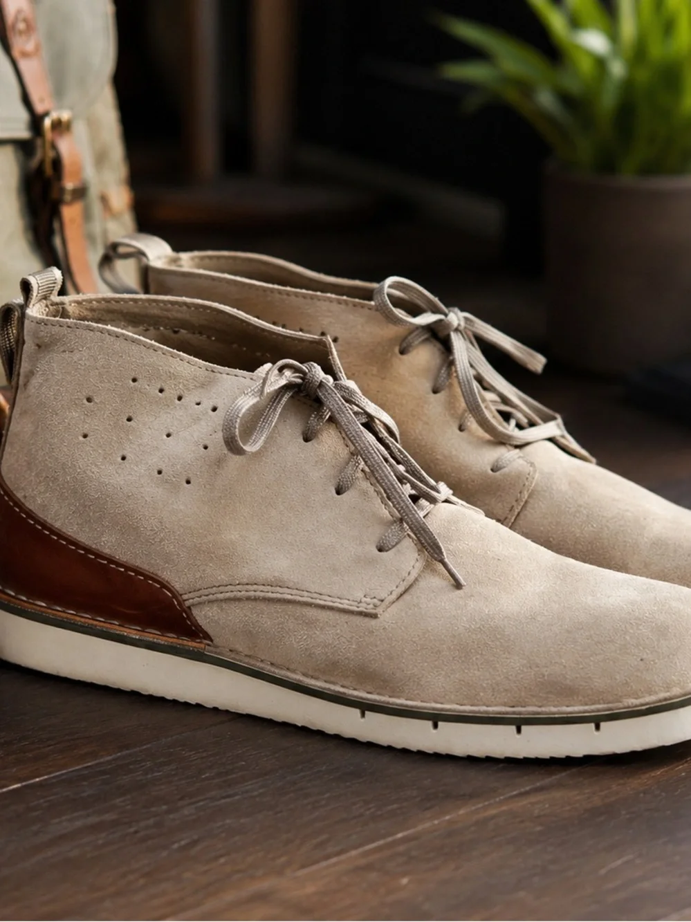 Clarks Shacrelite Mid Men’s 12M Beige Suede Chukka Boots Casual Lace Up Comfort